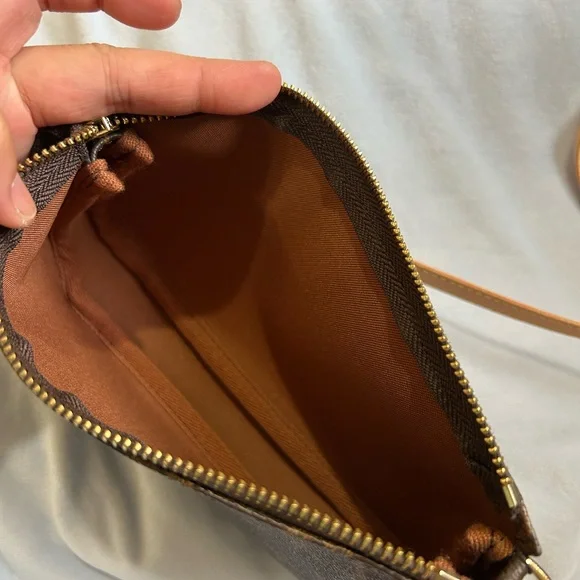 Louis Vuitton Brown Tan Monogram Clutch - Picture 4 of 9